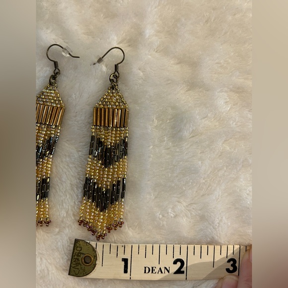 Womens Handmade Beaded Dangle Earrings - Picture 8 of 9